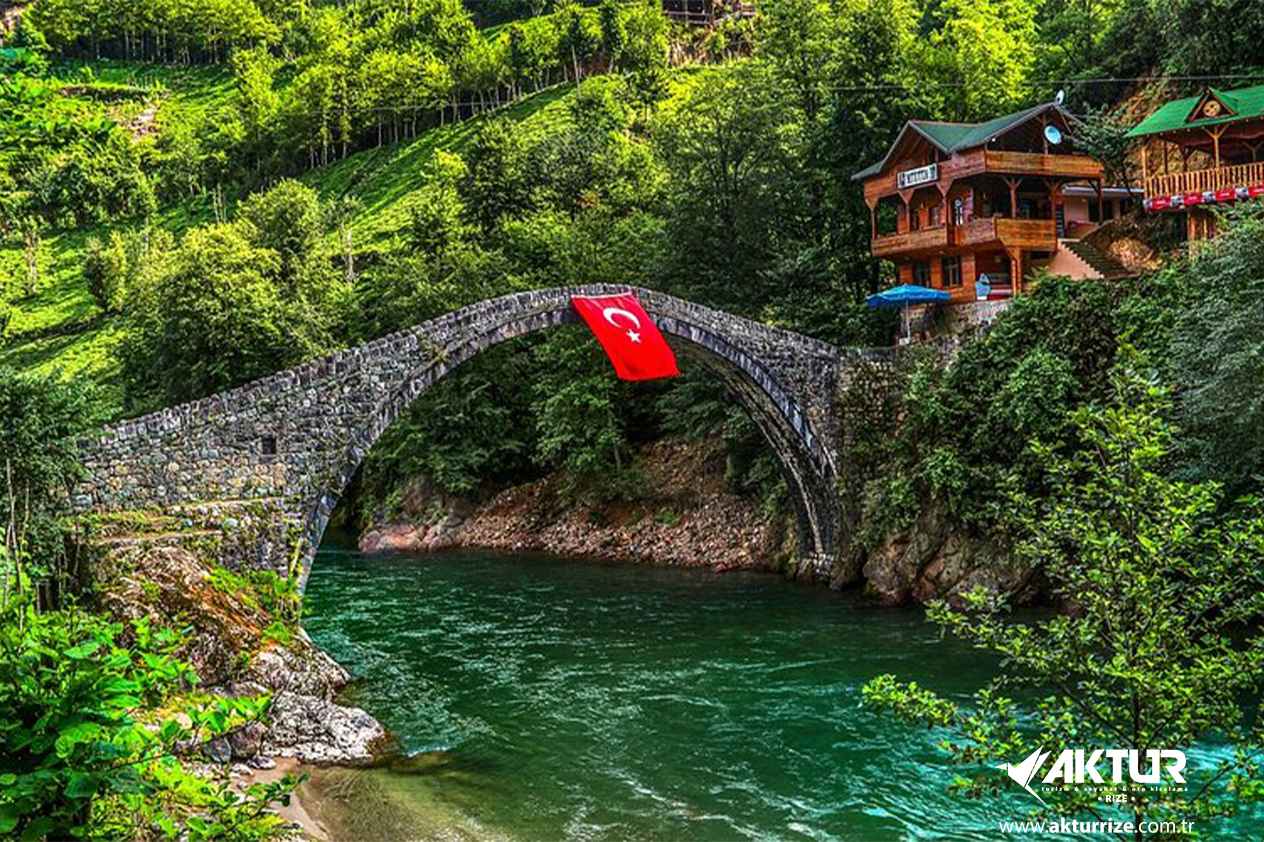 Double Huser – Pokut Turu